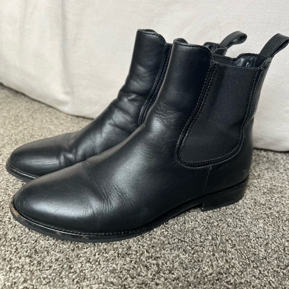 THURSDAY Duchess Leather Chelsea Boots 8